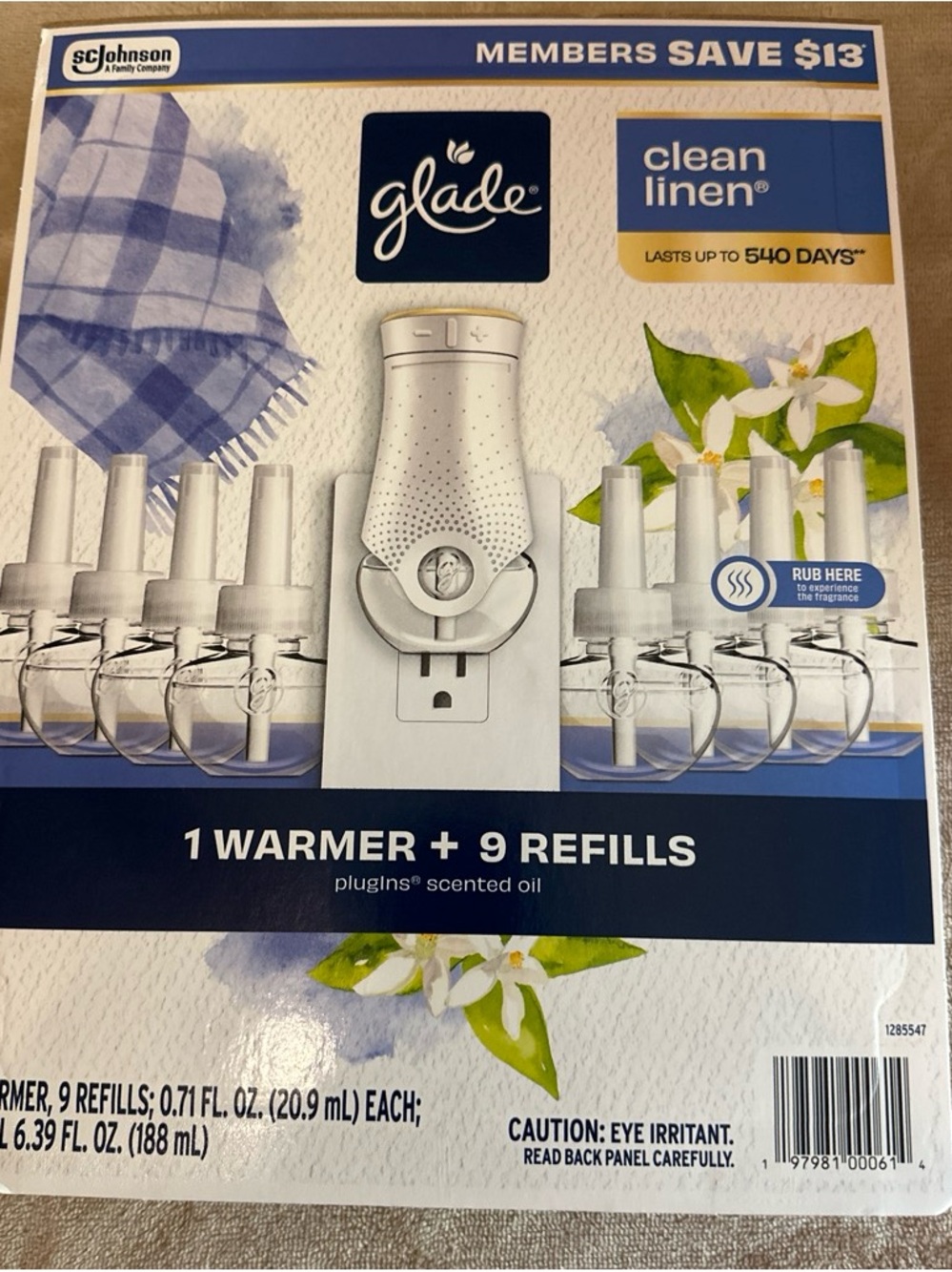 Glade Clean Linen Plug-In Warmer with White Refills (1 Warmer + 9 Refills)